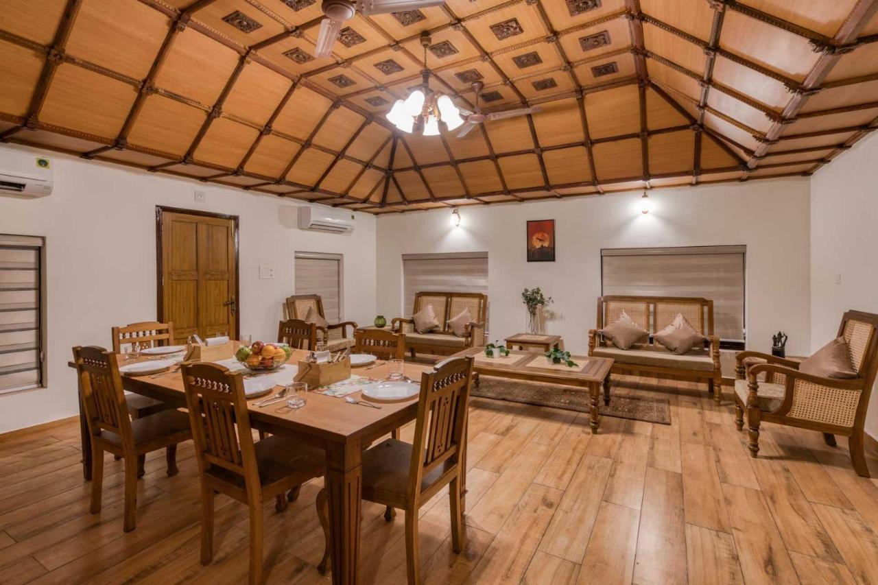 The Backwater Heritage- Comp Breakfast With River View & Lawn By Stayvista Alappuzha 外观 照片