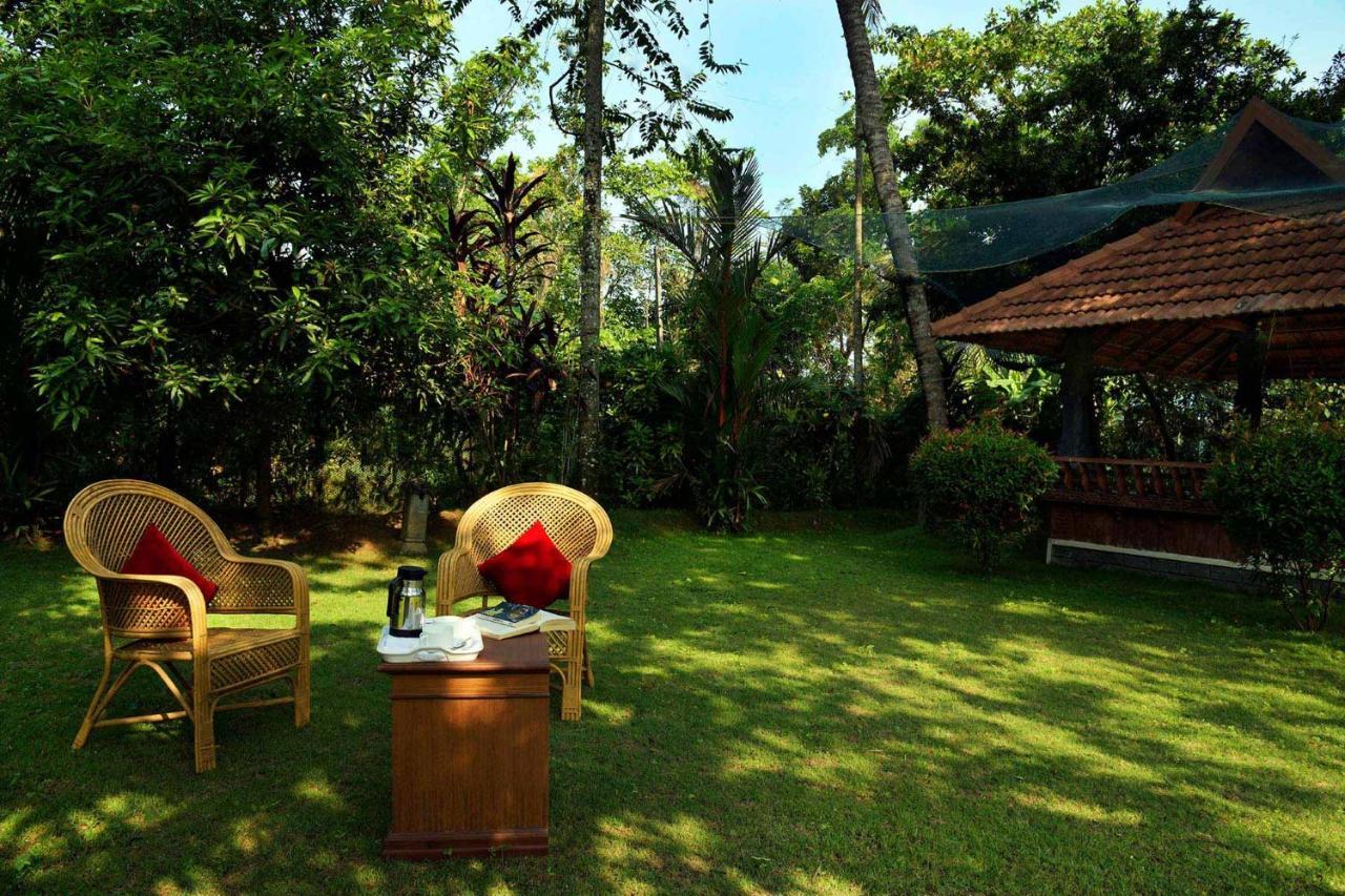 The Backwater Heritage- Comp Breakfast With River View & Lawn By Stayvista Alappuzha 外观 照片